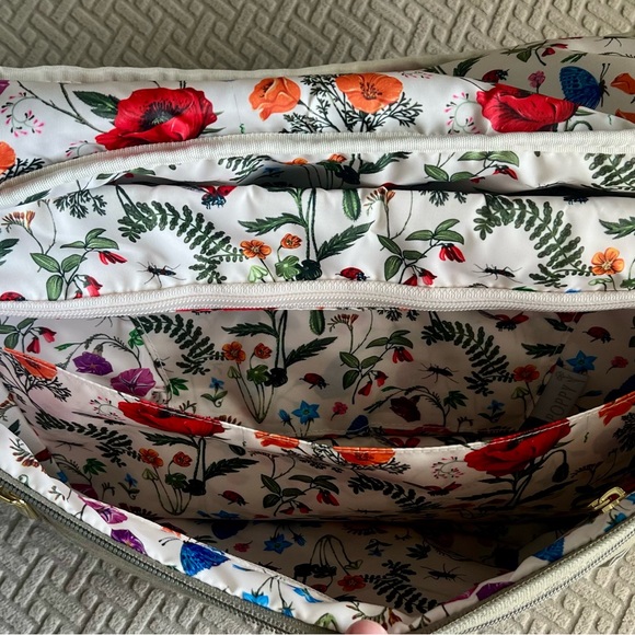 The Freckle Bag by the Poppy Brand- Sage Green - Picture 6 of 10